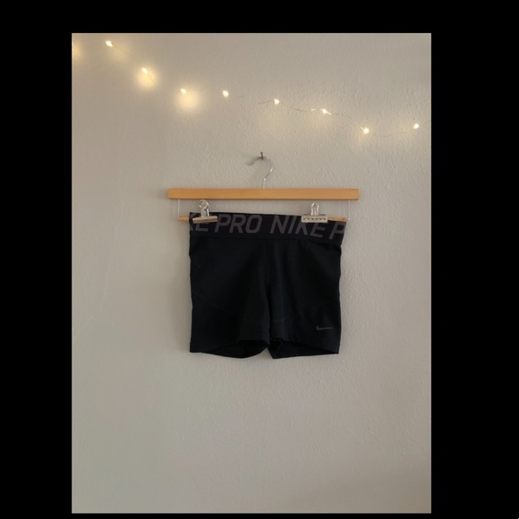 COMPRESSION SHORTS - Picture 1 of 2